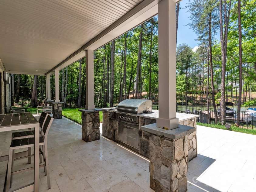 4067 Rivendell Road, Denver, NC 28037.  MLS# CAR4307726, YatesRealty ID 1182. Grilling Island