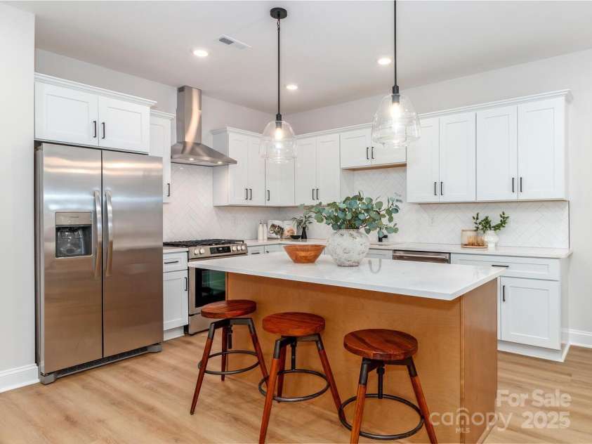 2505-2507 Elon Street, Charlotte, NC 28208.  MLS# CAR4246389, YatesRealty ID 11820. 2505 Elon kitchen