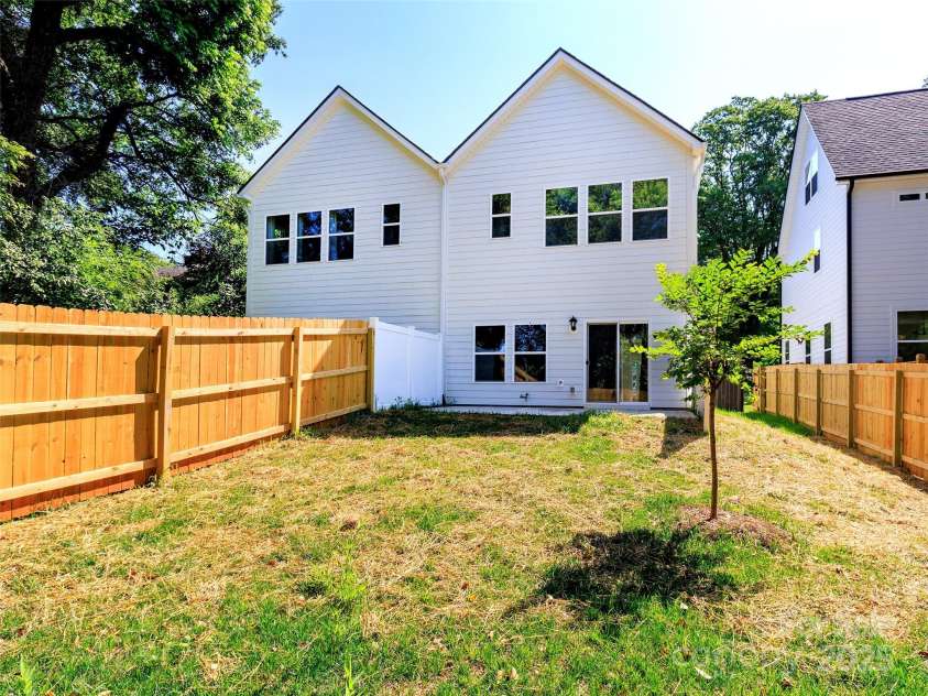 2505-2507 Elon Street, Charlotte, NC 28208.  MLS# CAR4246389, YatesRealty ID 11820. 