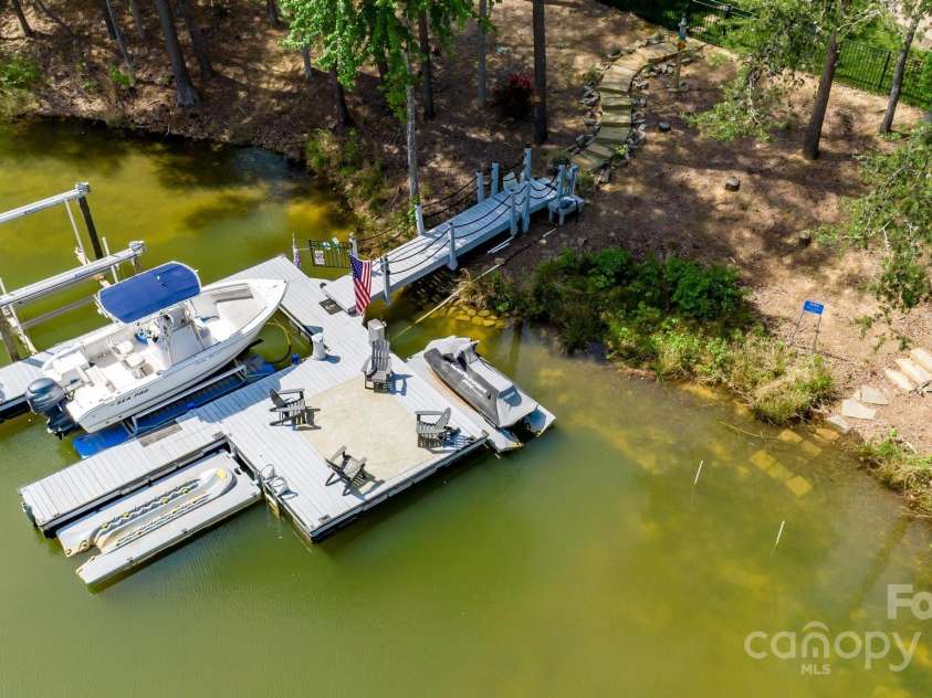 3992 Blue Dory Lane, Denver, NC 28037.  MLS# CAR4253004, YatesRealty ID 11821. Floating private pier with 2 lifts& 1 jetski lift