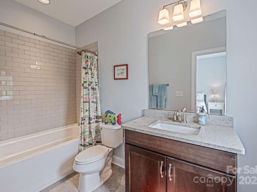 3992 Blue Dory Lane, Denver, NC 28037.  MLS# CAR4253004, YatesRealty ID 11821. Guest bath #2 up