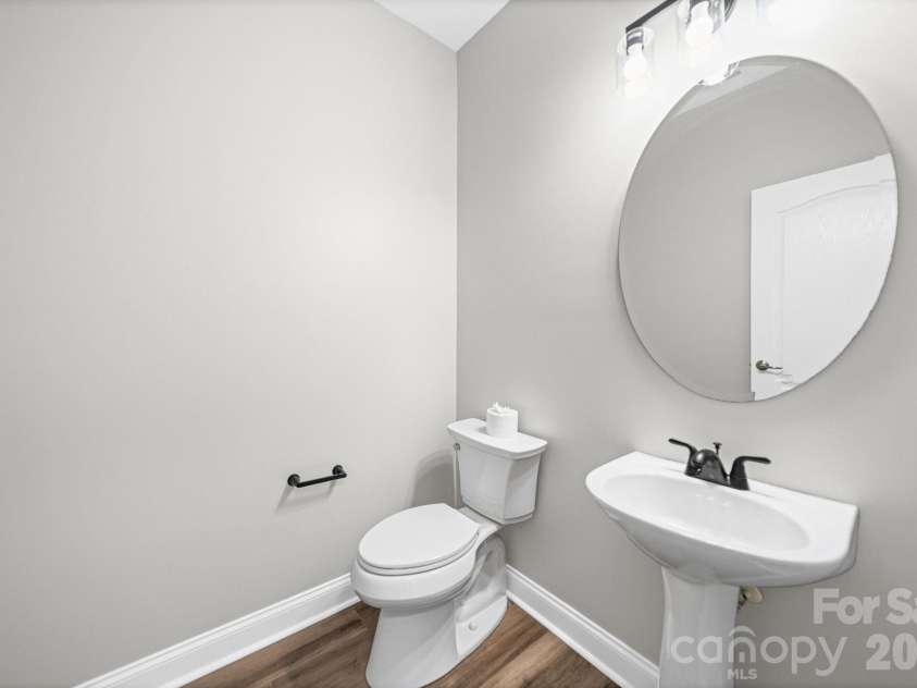 7219 Ogden Place, Denver, NC 28037.  MLS# CAR4367719, YatesRealty ID 11821. 1/2 bath, main level entry foyer