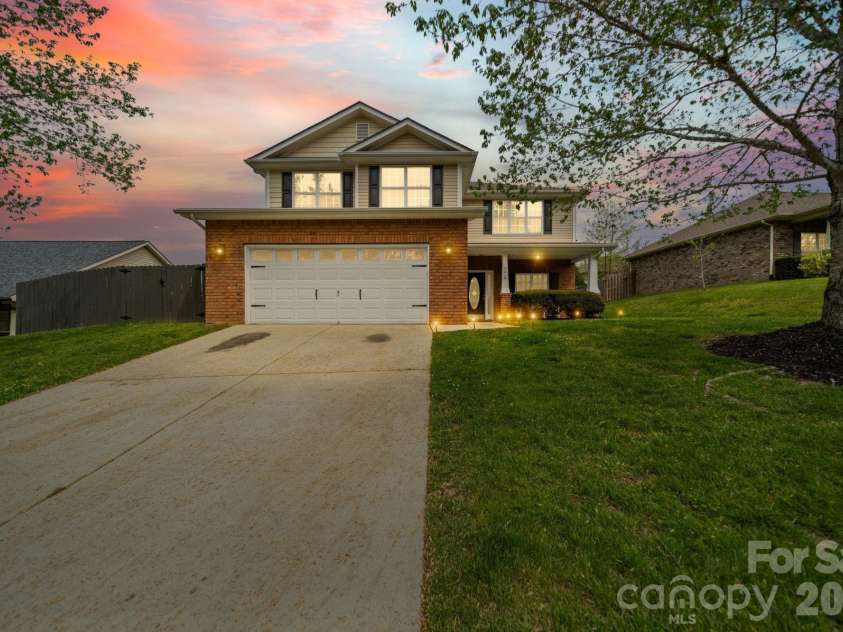 7219 Ogden Place, Denver, NC 28037.  MLS# CAR4367719, YatesRealty ID 11821. 