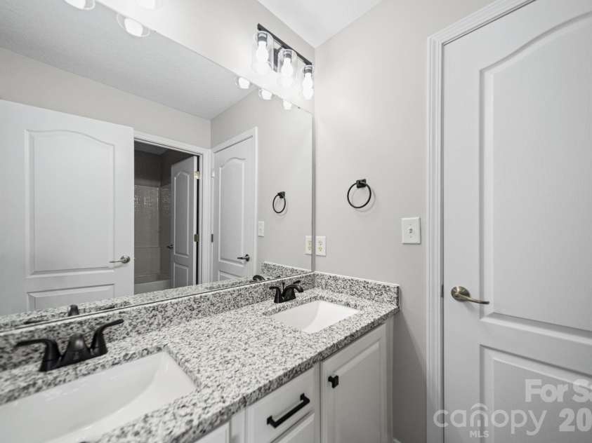 7219 Ogden Place, Denver, NC 28037.  MLS# CAR4367719, YatesRealty ID 11821. Bathroom second level, 2