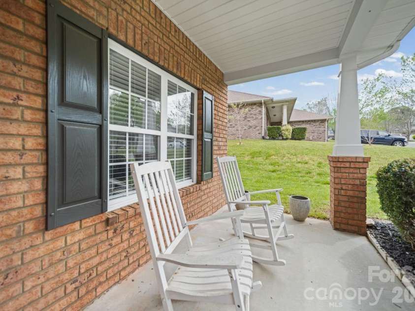 7219 Ogden Place, Denver, NC 28037.  MLS# CAR4367719, YatesRealty ID 11821. Front porch