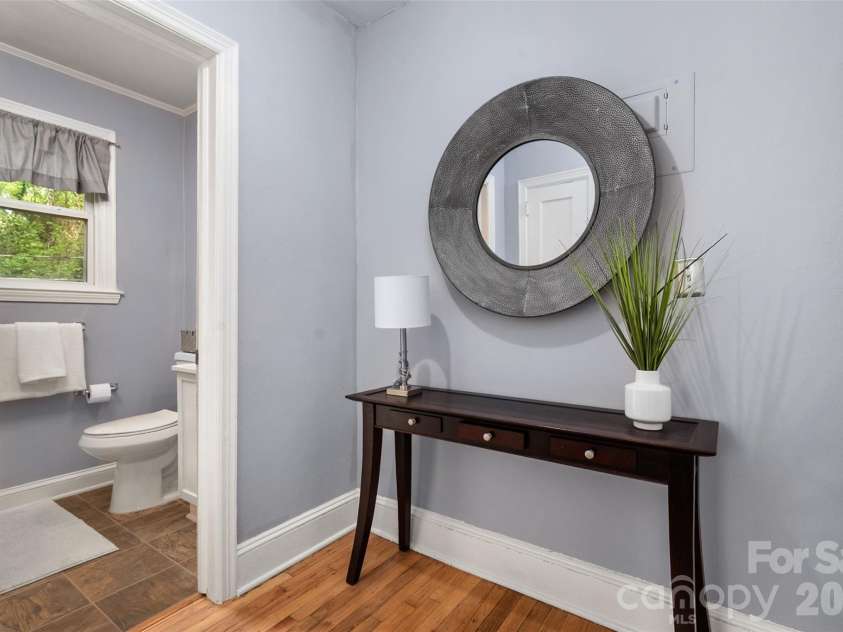 2516 Columbus Circle, Charlotte, NC 28208.  MLS# CAR4341027, YatesRealty ID 11822. 