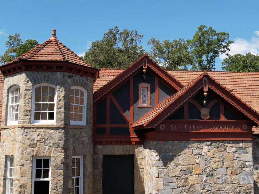 330 Carolina Drive, Tryon, NC 28782.  MLS# CAR4154073, YatesRealty ID 11822. 