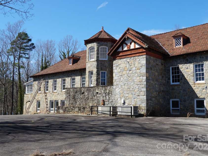 330 Carolina Drive, Tryon, NC 28782.  MLS# CAR4154073, YatesRealty ID 11822. 