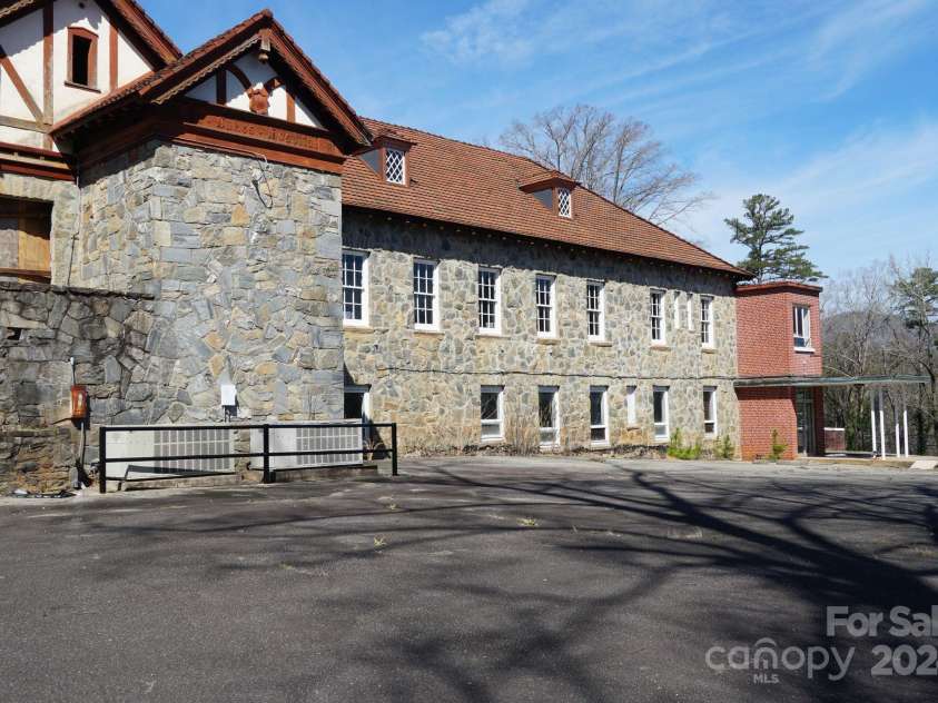 330 Carolina Drive, Tryon, NC 28782.  MLS# CAR4154073, YatesRealty ID 11822. 