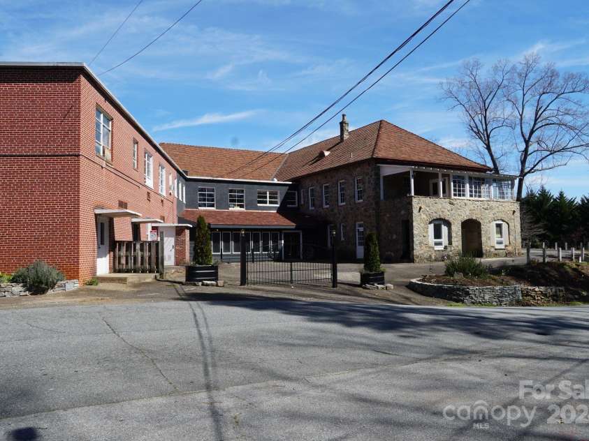 330 Carolina Drive, Tryon, NC 28782.  MLS# CAR4154073, YatesRealty ID 11822. 