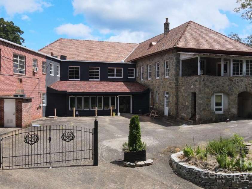 330 Carolina Drive, Tryon, NC 28782.  MLS# CAR4154073, YatesRealty ID 11822. 