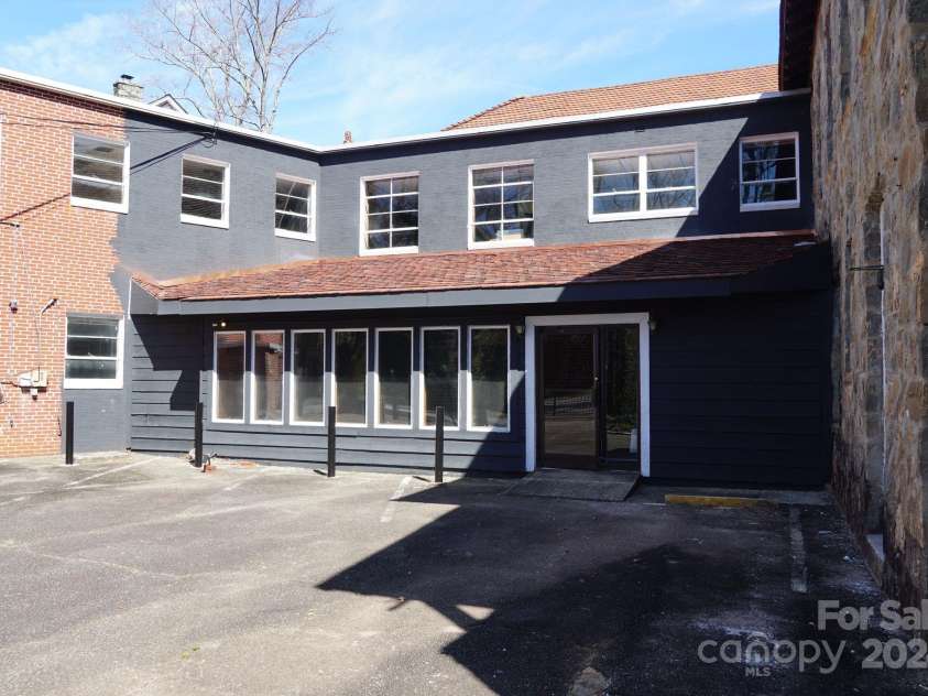 330 Carolina Drive, Tryon, NC 28782.  MLS# CAR4154073, YatesRealty ID 11822. 