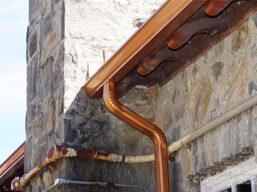 330 Carolina Drive, Tryon, NC 28782.  MLS# CAR4154073, YatesRealty ID 11822. 