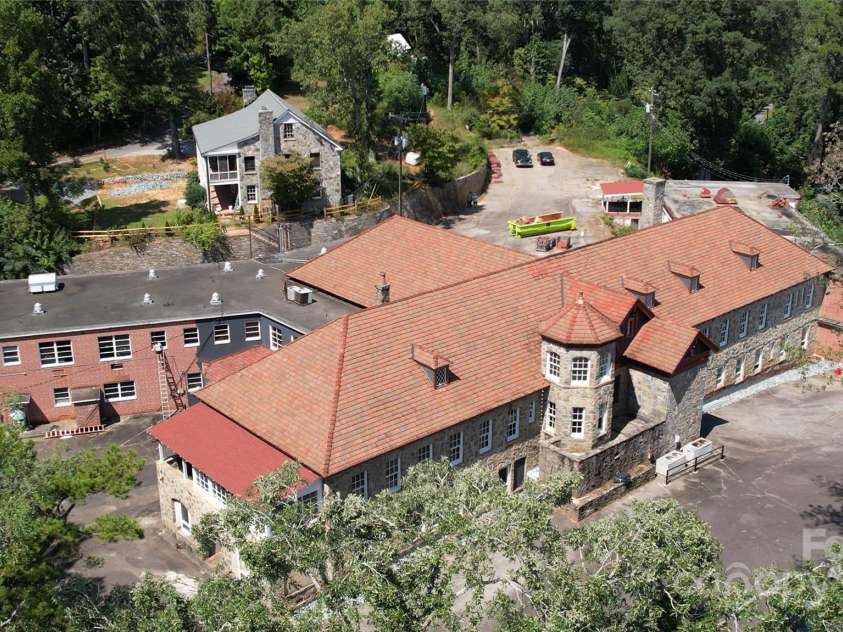 330 Carolina Drive, Tryon, NC 28782.  MLS# CAR4154073, YatesRealty ID 11822. 