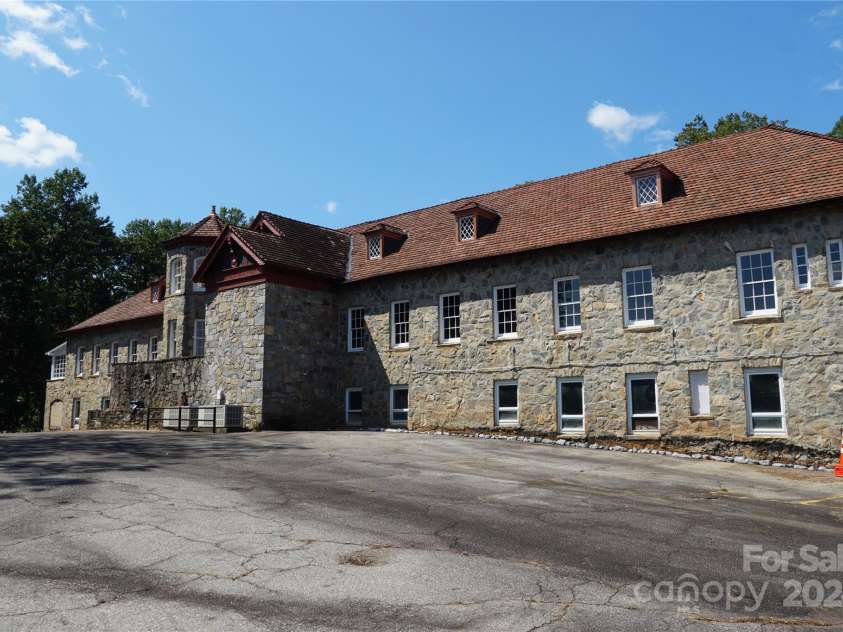 330 Carolina Drive, Tryon, NC 28782.  MLS# CAR4154073, YatesRealty ID 11822. 