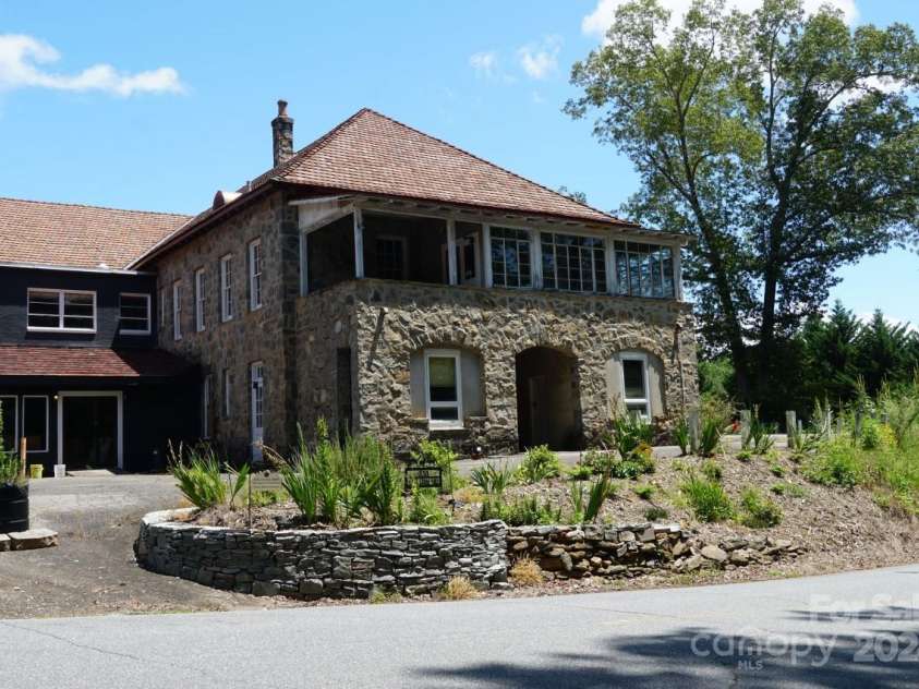 330 Carolina Drive, Tryon, NC 28782.  MLS# CAR4154073, YatesRealty ID 11822. 