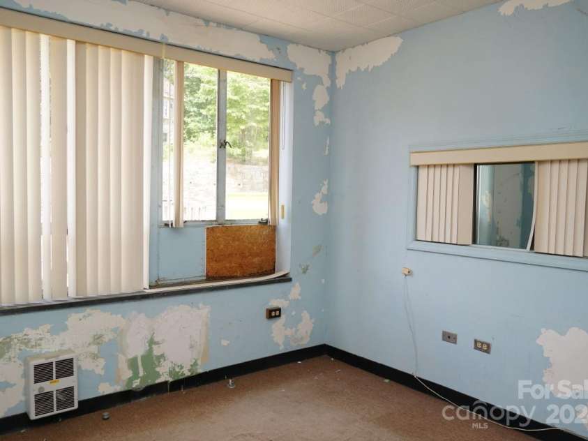 330 Carolina Drive, Tryon, NC 28782.  MLS# CAR4154073, YatesRealty ID 11822. 