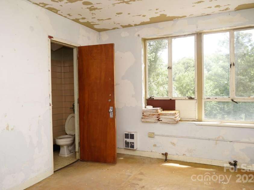 330 Carolina Drive, Tryon, NC 28782.  MLS# CAR4154073, YatesRealty ID 11822. 