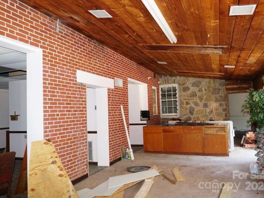 330 Carolina Drive, Tryon, NC 28782.  MLS# CAR4154073, YatesRealty ID 11822. 