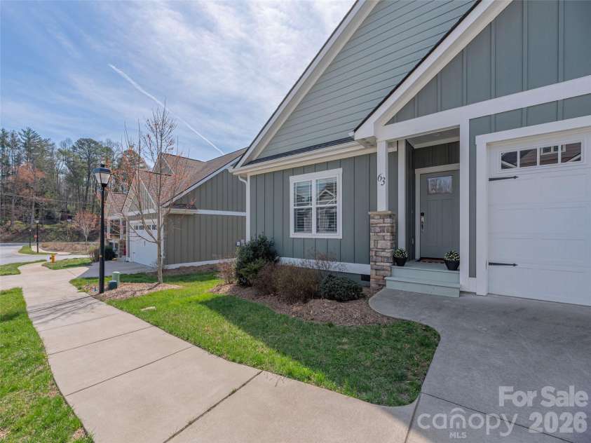 63 Leyland Circle, Hendersonville, NC 28792.  MLS# CAR4361043, YatesRealty ID 11823. 