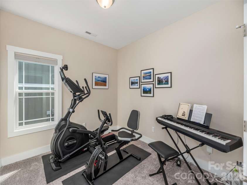 63 Leyland Circle, Hendersonville, NC 28792.  MLS# CAR4361043, YatesRealty ID 11823. 