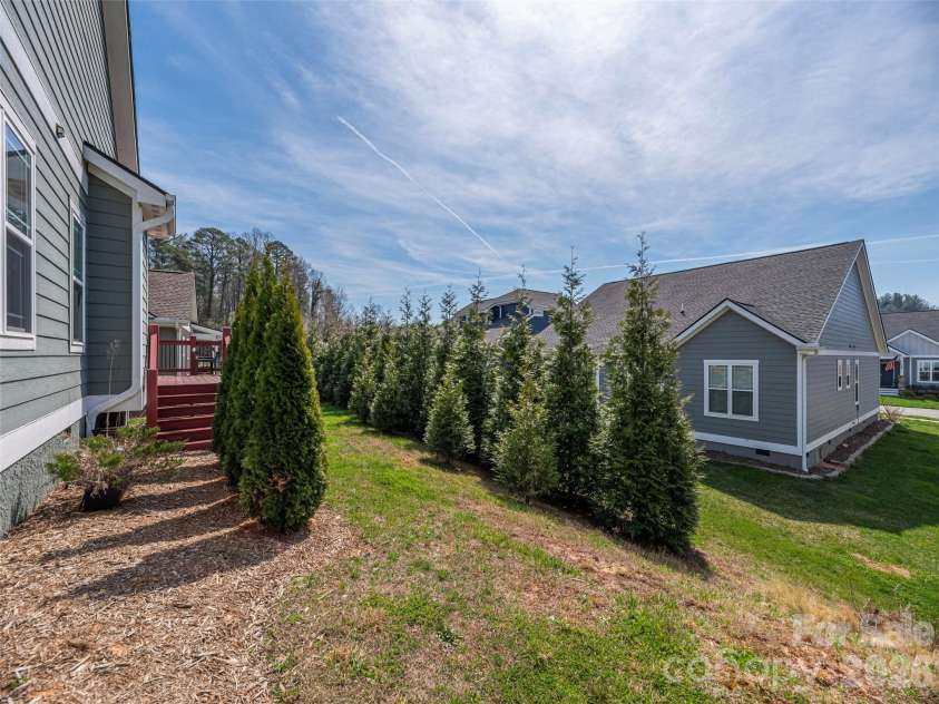 63 Leyland Circle, Hendersonville, NC 28792.  MLS# CAR4361043, YatesRealty ID 11823. 