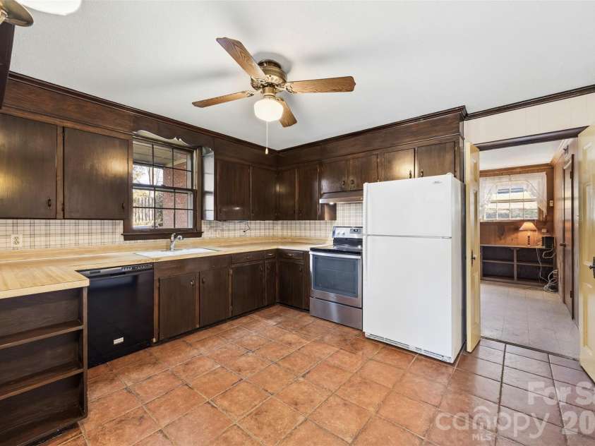 2968 Club Drive, Gastonia, NC 28054.  MLS# CAR4354089, YatesRealty ID 11826. 