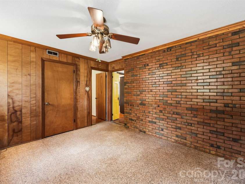 2968 Club Drive, Gastonia, NC 28054.  MLS# CAR4354089, YatesRealty ID 11826. 