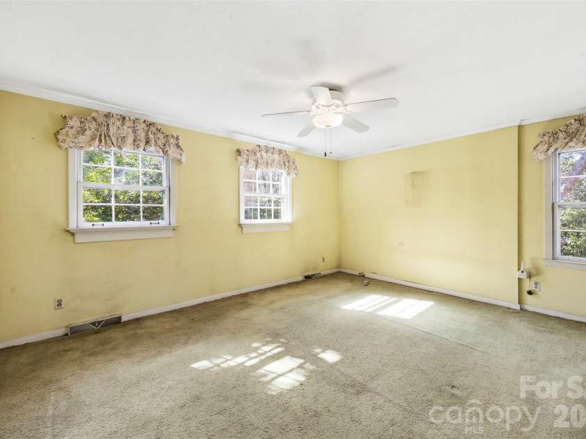 2968 Club Drive, Gastonia, NC 28054.  MLS# CAR4354089, YatesRealty ID 11826. 