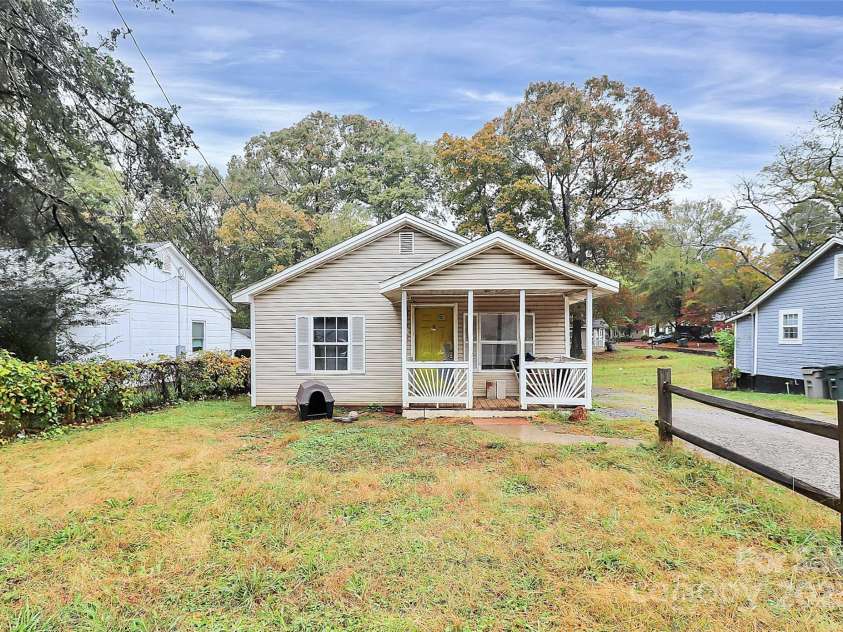 1104 Davidson Avenue, Gastonia, NC 28052.  MLS# CAR4315160, YatesRealty ID 11827. 