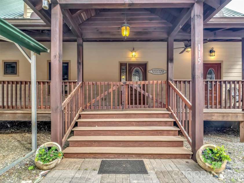 115 Fugitive Run, Sylva, NC 28779.  MLS# CAR4354500, YatesRealty ID 11828. 