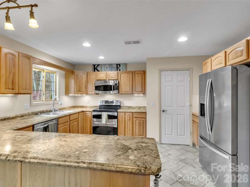 115 Fugitive Run, Sylva, NC 28779.  MLS# CAR4354500, YatesRealty ID 11828. 