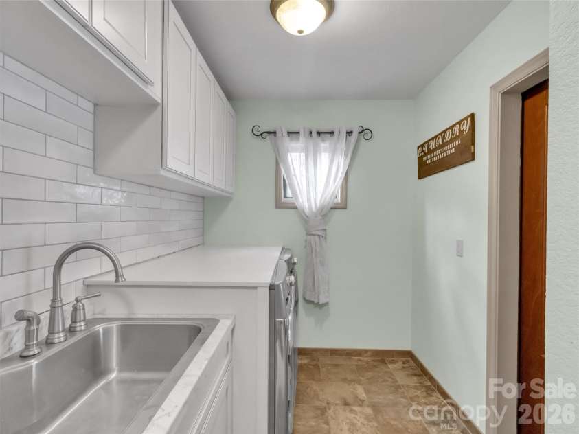 115 Fugitive Run, Sylva, NC 28779.  MLS# CAR4354500, YatesRealty ID 11828. 