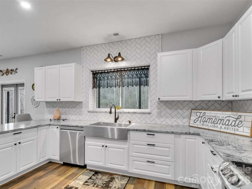 115 Fugitive Run, Sylva, NC 28779.  MLS# CAR4354500, YatesRealty ID 11828. 
