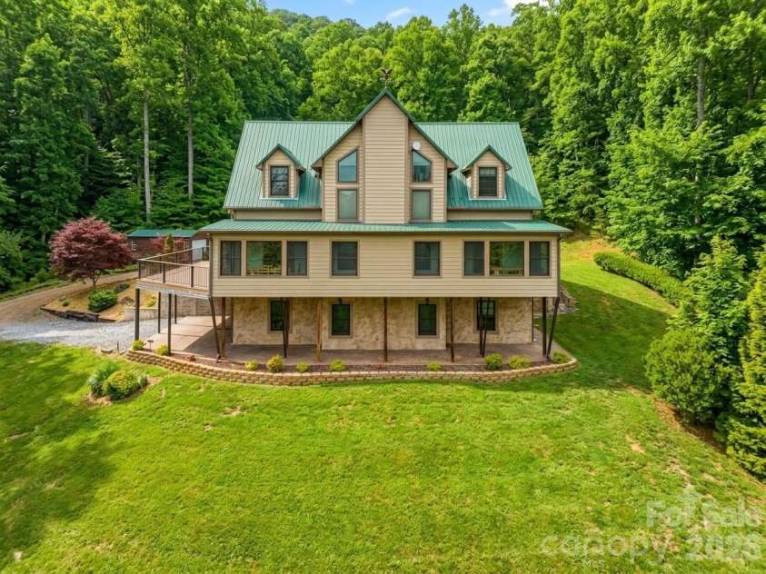 115 Fugitive Run, Sylva, NC 28779.  MLS# CAR4354500, YatesRealty ID 11828. 