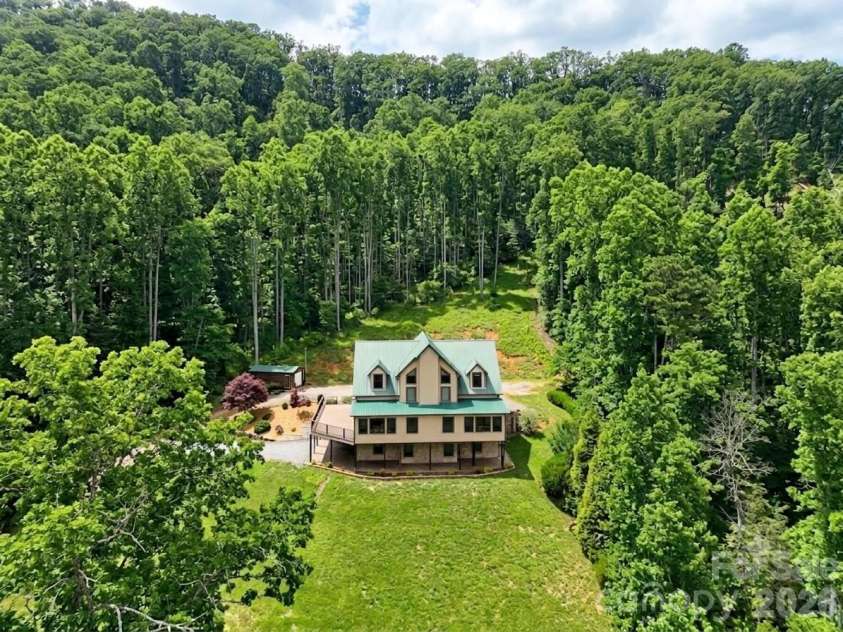 115 Fugitive Run, Sylva, NC 28779.  MLS# CAR4354500, YatesRealty ID 11828. 
