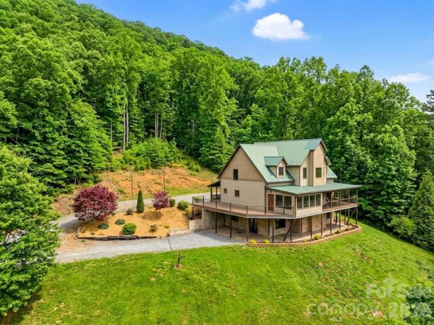 115 Fugitive Run, Sylva, NC 28779.  MLS# CAR4354500, YatesRealty ID 11828. 