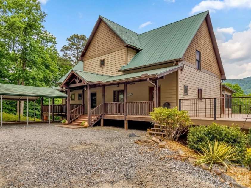 115 Fugitive Run, Sylva, NC 28779.  MLS# CAR4354500, YatesRealty ID 11828. 
