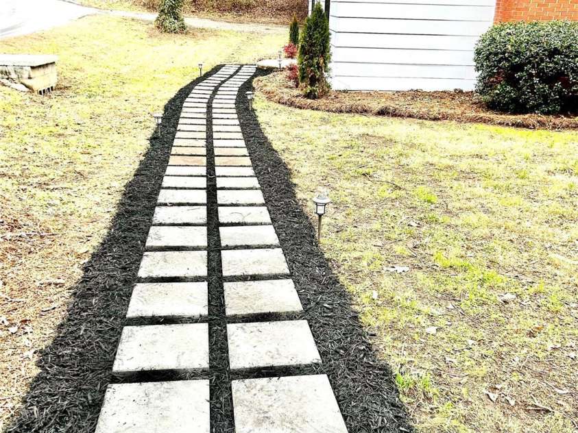 123 Riverside Drive, Mount Holly, NC 28120.  MLS# CAR4334550, YatesRealty ID 1183. 