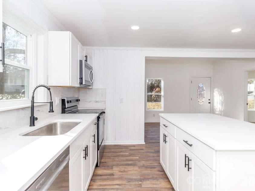 123 Riverside Drive, Mount Holly, NC 28120.  MLS# CAR4388730, YatesRealty ID 1183. 