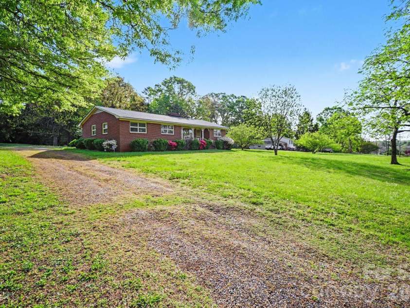 1314 Union Road, Gastonia, NC 28054.  MLS# CAR4367668, YatesRealty ID 11830. 