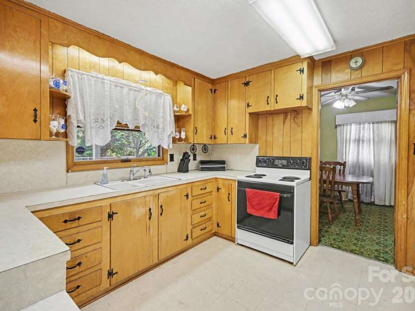 1314 Union Road, Gastonia, NC 28054.  MLS# CAR4367668, YatesRealty ID 11830. 