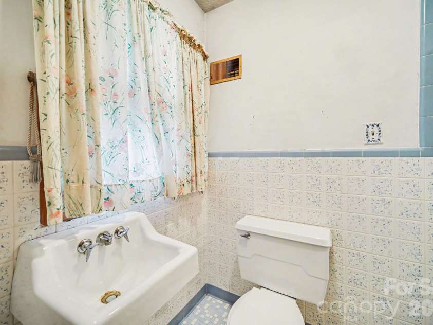 1314 Union Road, Gastonia, NC 28054.  MLS# CAR4367668, YatesRealty ID 11830. 