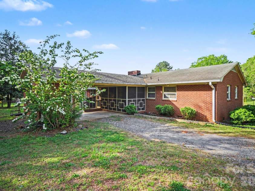 1314 Union Road, Gastonia, NC 28054.  MLS# CAR4367668, YatesRealty ID 11830. 