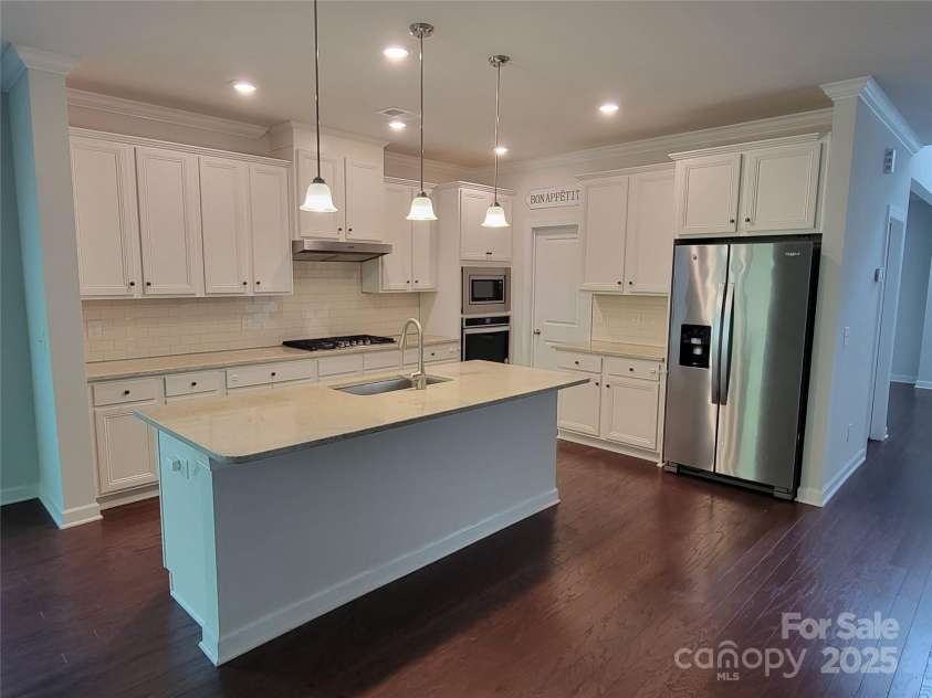 5031 Burnwald Court, Fort Mill, SC 29715.  MLS# CAR4254602, YatesRealty ID 11831. Kitchen