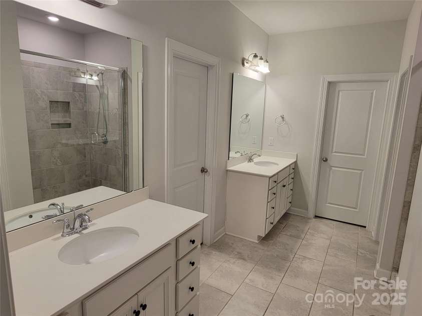 5031 Burnwald Court, Fort Mill, SC 29715.  MLS# CAR4254602, YatesRealty ID 11831. Master Bath