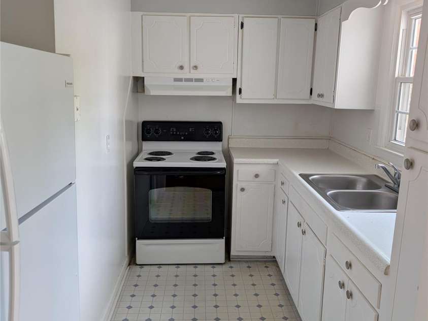 916 Mcalway Road, Charlotte, NC 28211.  MLS# CAR4368482, YatesRealty ID 11831. 