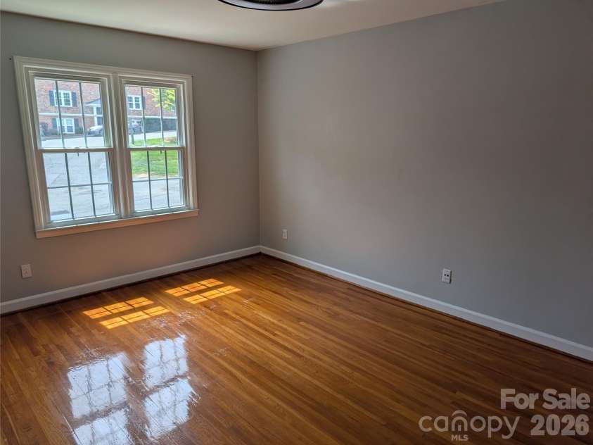 916 Mcalway Road, Charlotte, NC 28211.  MLS# CAR4368482, YatesRealty ID 11831. 
