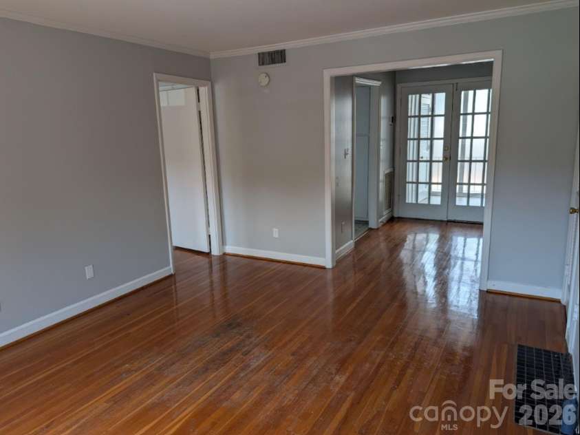 916 Mcalway Road, Charlotte, NC 28211.  MLS# CAR4368482, YatesRealty ID 11831. 