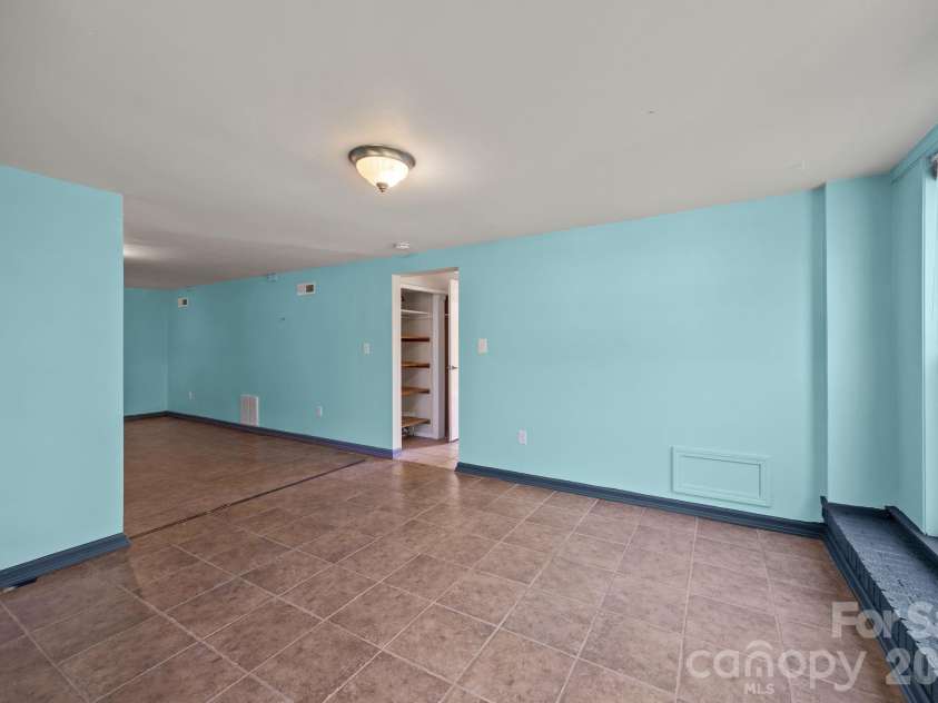3 Manila Street, Asheville, NC 28806.  MLS# CAR4279267, YatesRealty ID 11833. 